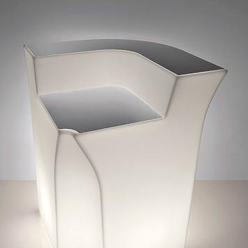 Осветена промо маса - бар SLIDE Studio „Jumbo“ по дизайн на Хорхе Найера