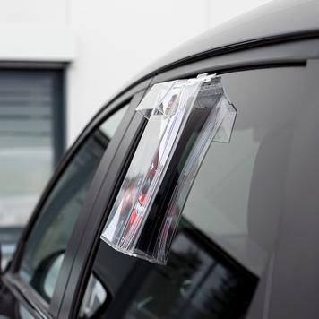 Поставка за листовки "Weser" за окачване върху автомобилни прозорци
